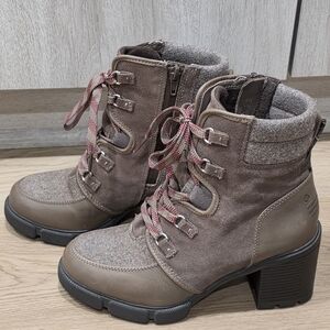 Naturalizer Brown Lace Up Boots with Pink Accents